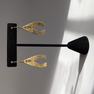 Vintage Goldtone Love Bird earrings